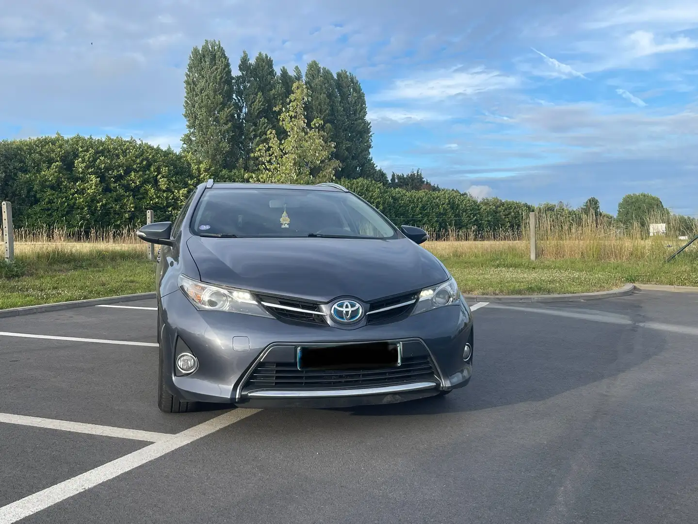 Toyota Auris 1.8 dynamique hybride Blauw - 1
