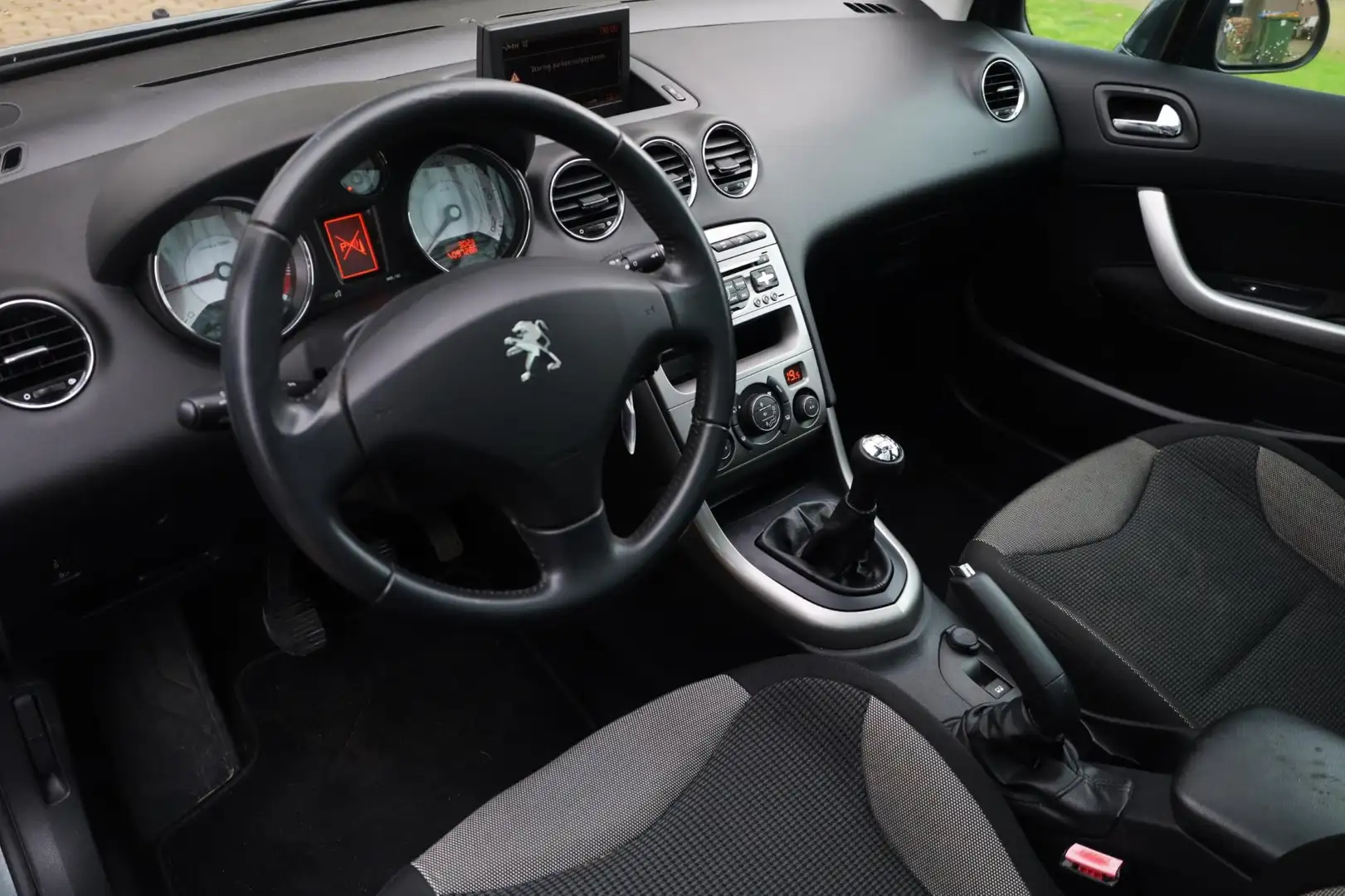 Peugeot 308 1.6 VTi Première | Panorama | Navigatie | Trekhaak Grijs - 2