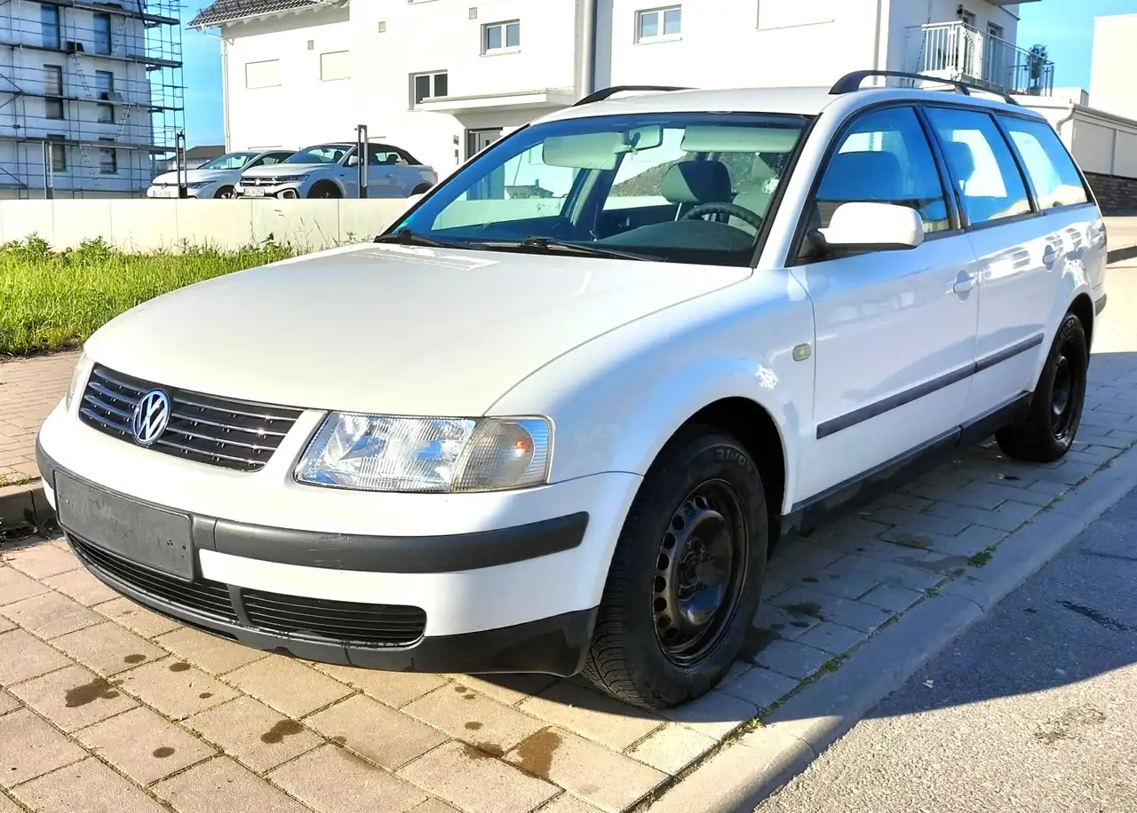 Volkswagen Passat Variant (NEU TÜV) Sitzheizung/ ANK/ Allwetterreifen/ Klima, foto 1