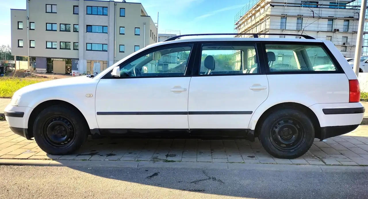 Volkswagen Passat Variant (NEU TÜV) Sitzheizung/ ANK/ Allwetterreifen/ Klima, foto 2