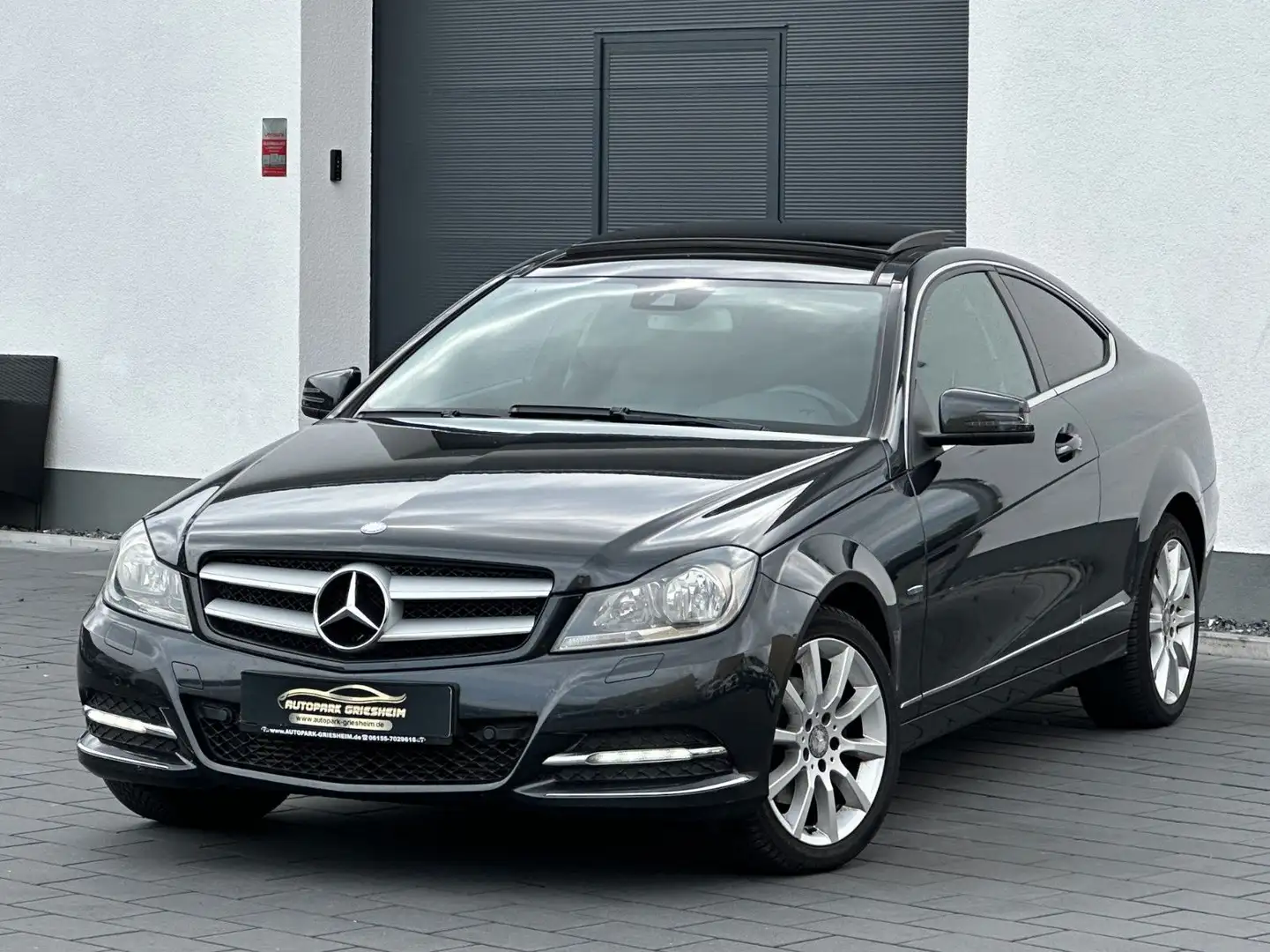 Mercedes-Benz C 250 CGI Coupe*7G-T*2HD*COMAND*PANO-DACH*PDC* Grau - 1