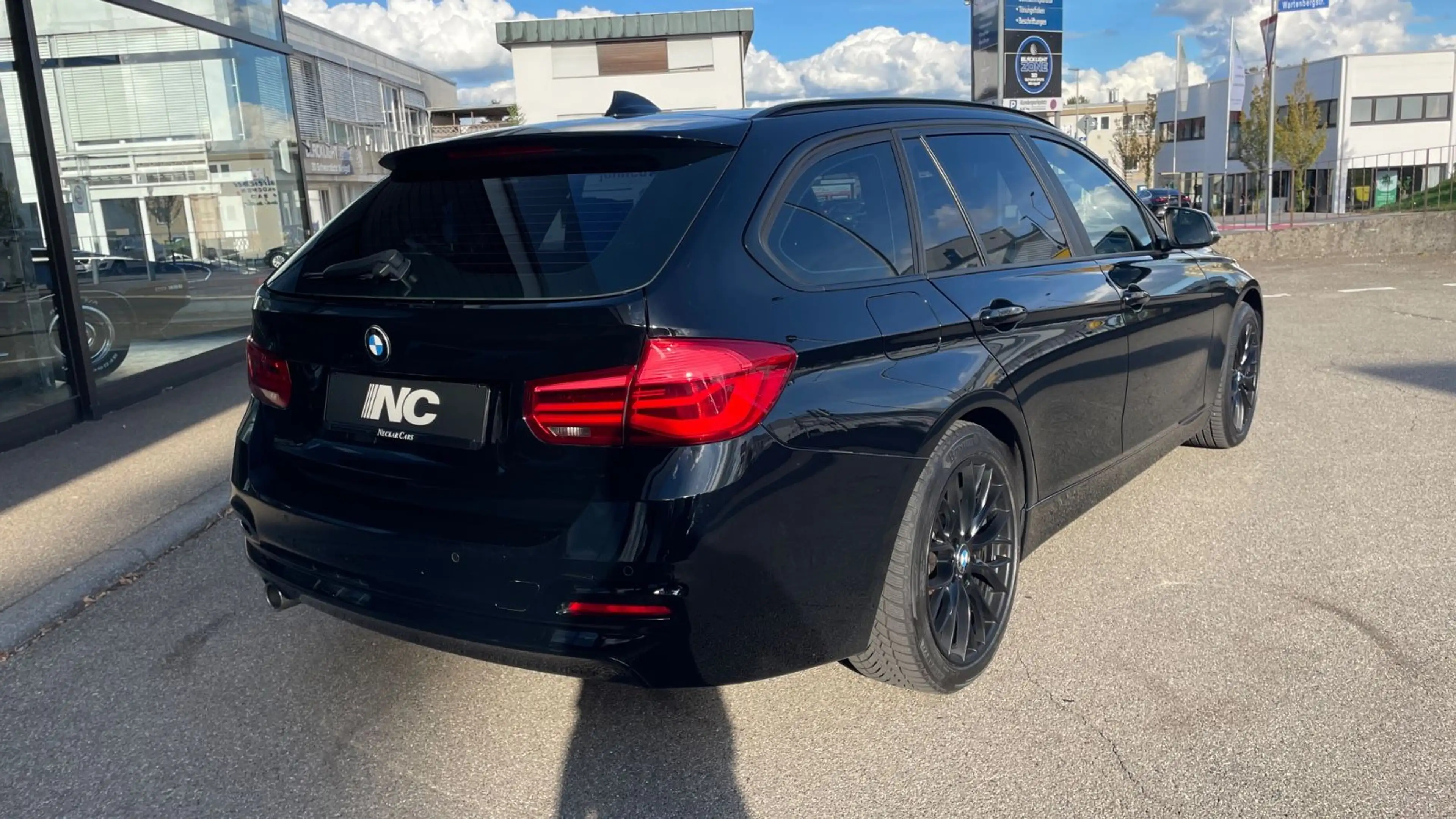 BMW 318 d Touring*M 18 Zoll*Navi*LED*SHZ*PDC*TOP! — photo 4