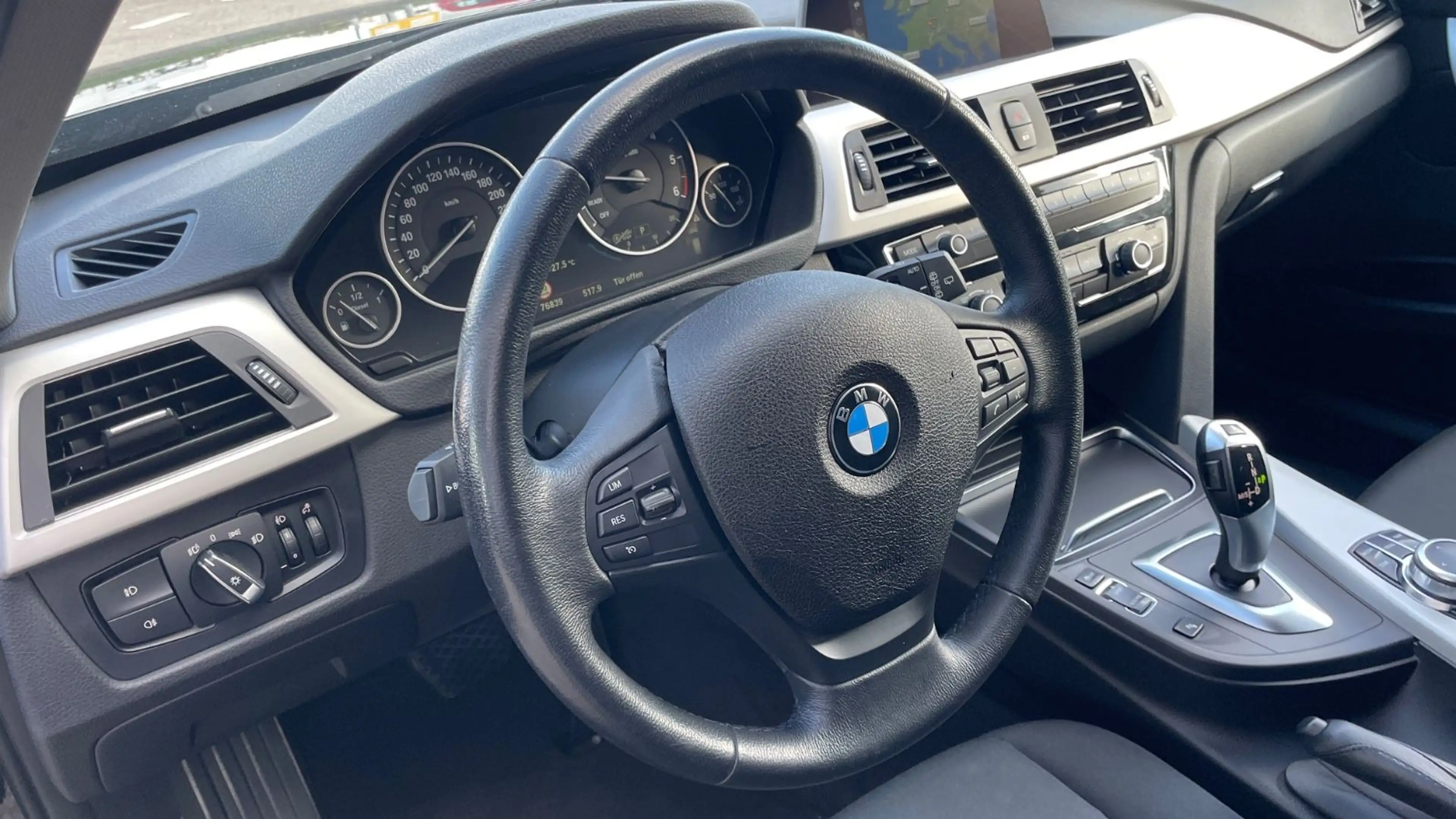 BMW 318 d Touring*M 18 Zoll*Navi*LED*SHZ*PDC*TOP! — photo 9