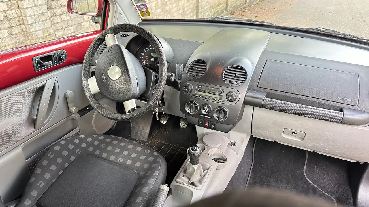 Volkswagen New Beetle 2.0, foto 9