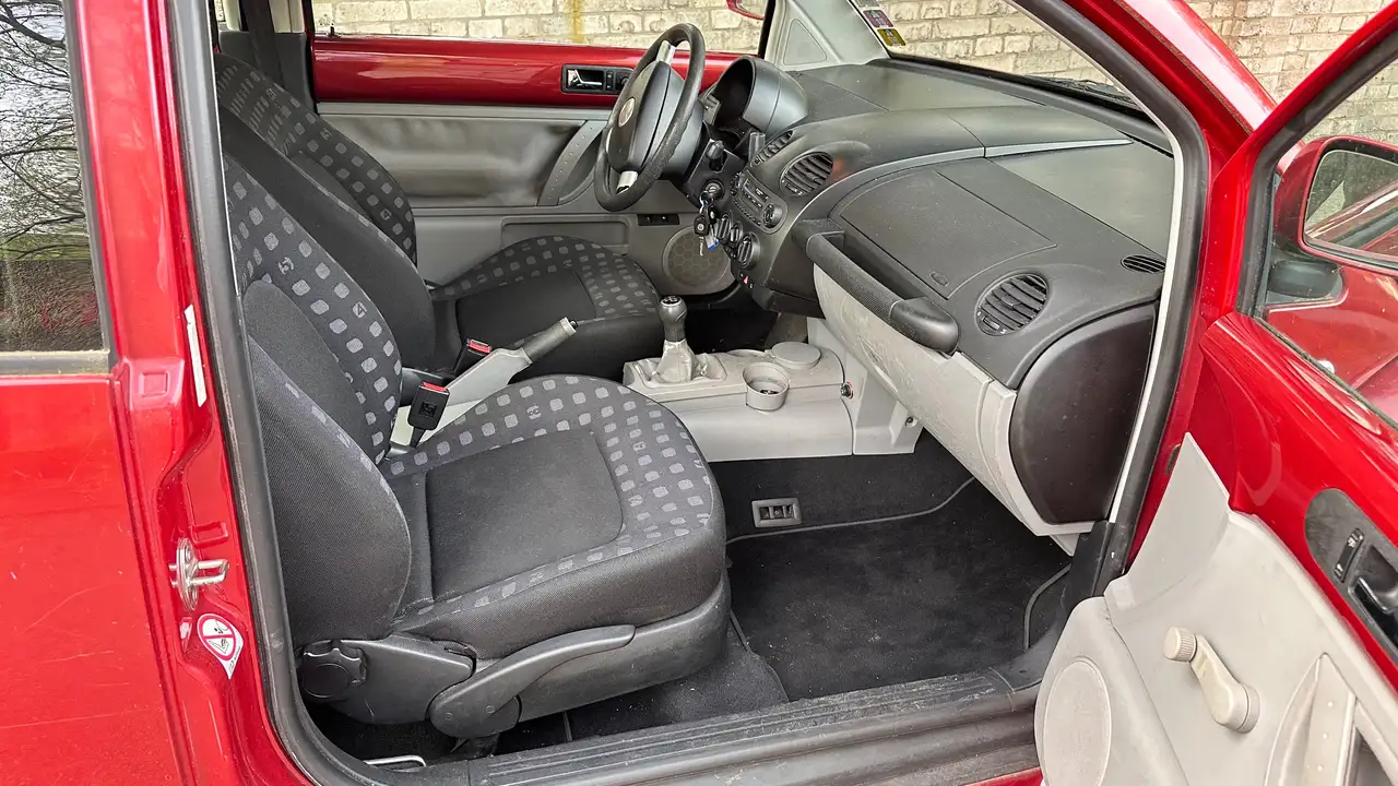 Volkswagen New Beetle 2.0, foto 10