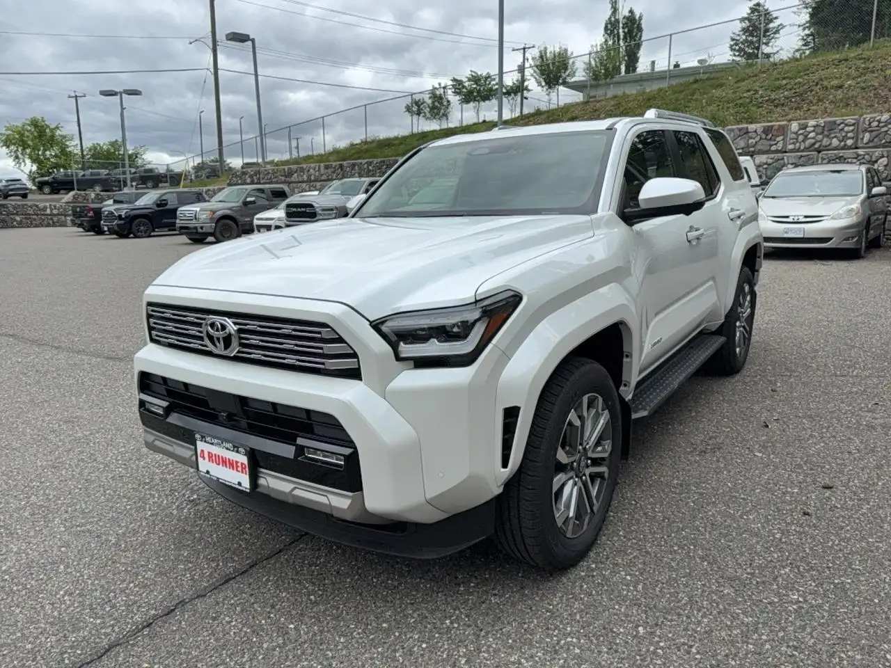 Toyota 4-Runner снимка Toyota 4-Runner