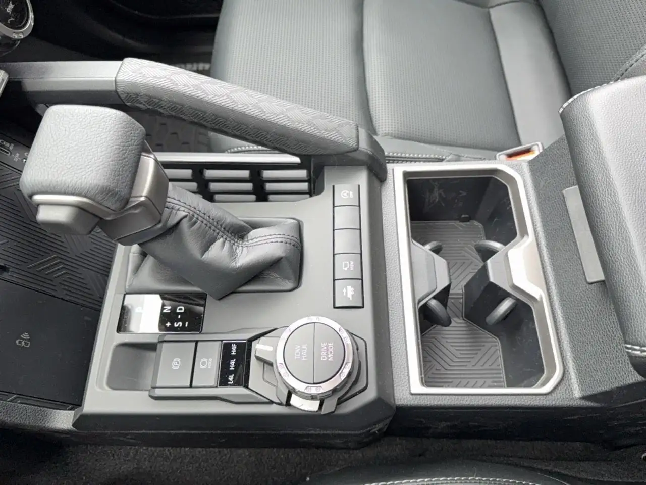 Toyota 4-Runner снимка Toyota 4-Runner