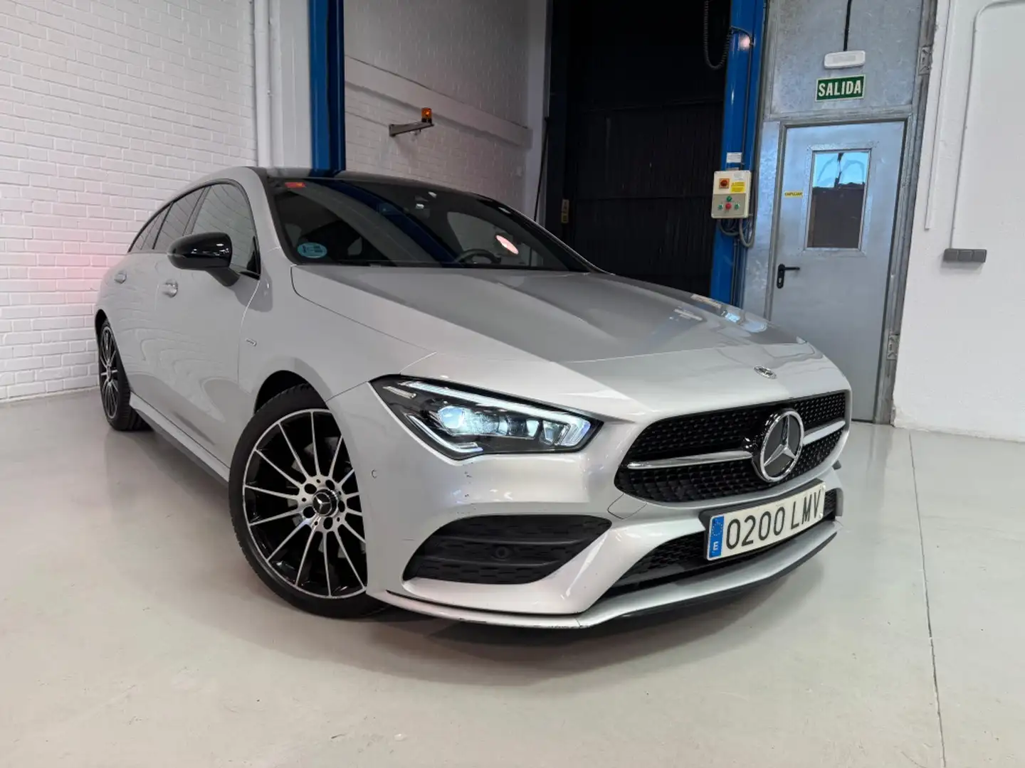 Mercedes-Benz CLA 250 Shooting Brake 4Matic 7G-DCT Gris - 2