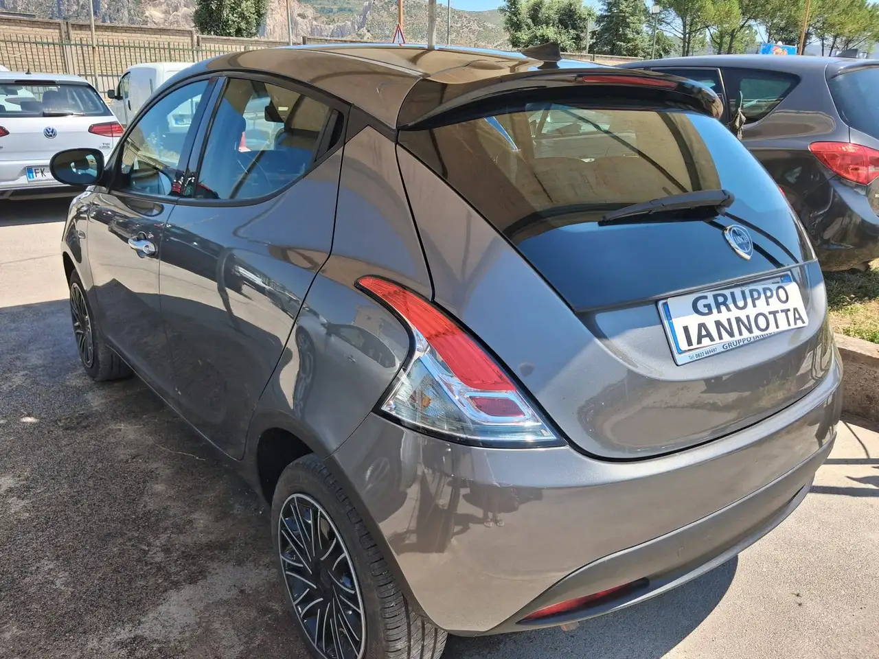Lancia Ypsilon 2024
