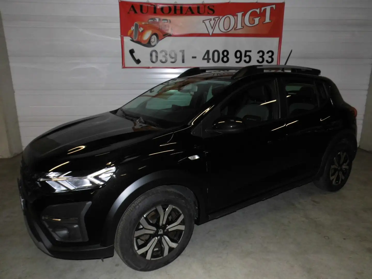 Dacia Sandero Stepway Aut. Navi Temp. Sitzh. Schwarz - 2