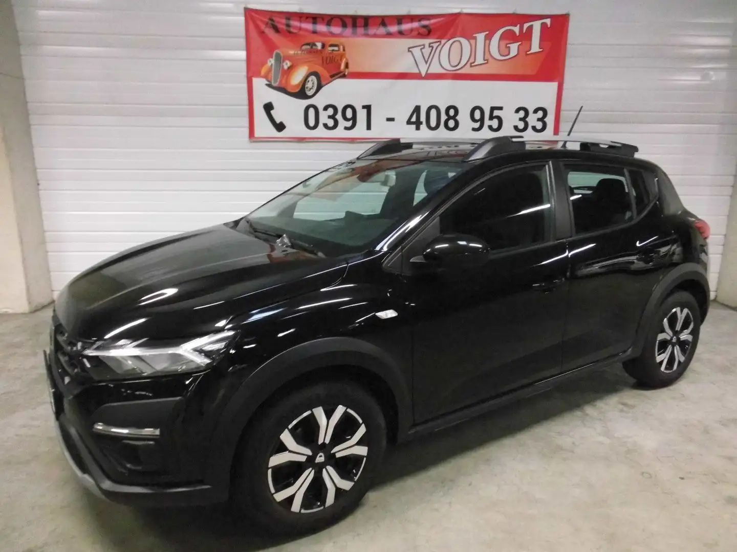 Dacia Sandero Stepway Aut. Navi Temp. Sitzh. Schwarz - 1