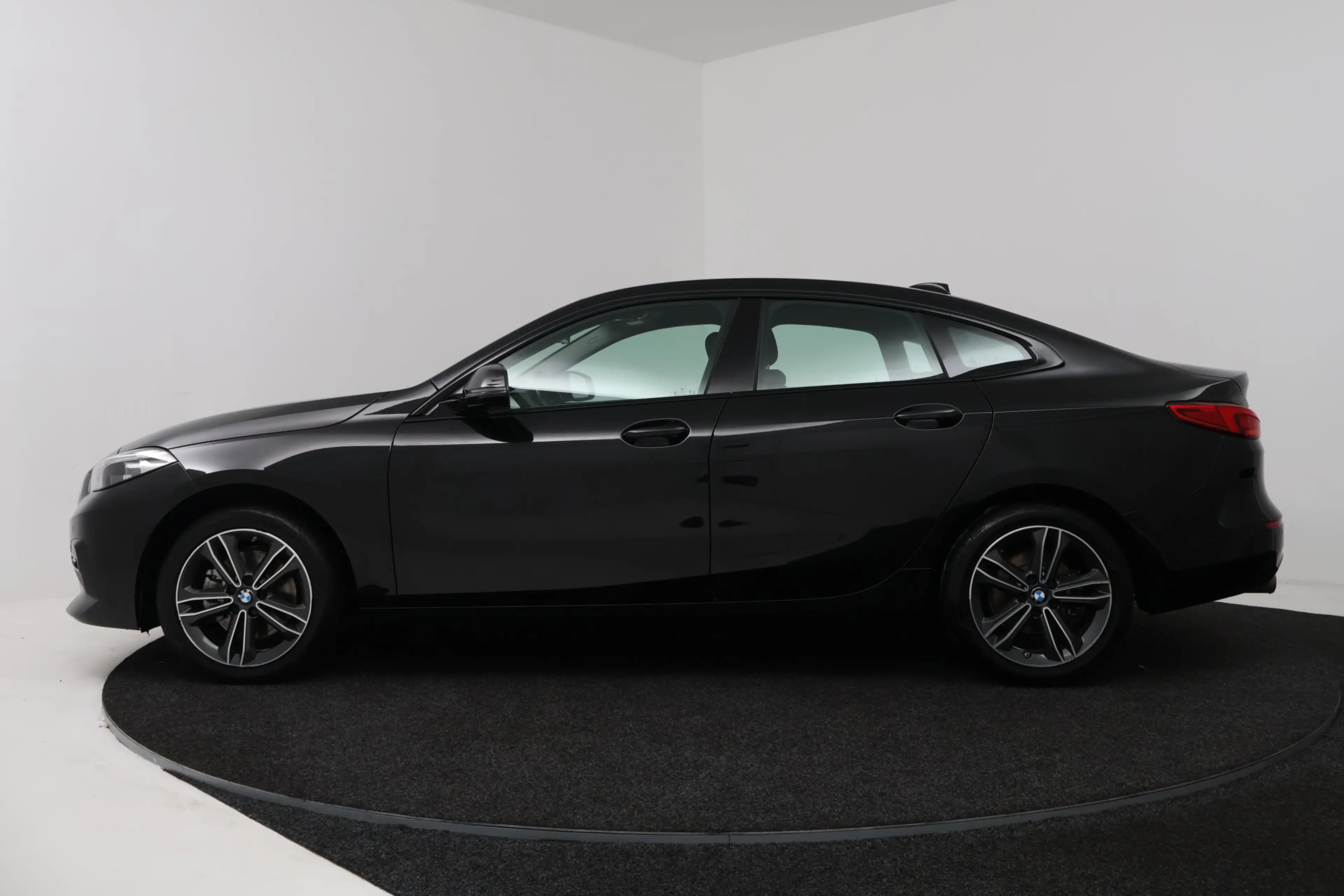 BMW 218 2-serie Gran Coupé 218i Introduction Edition (TREK — photo 2