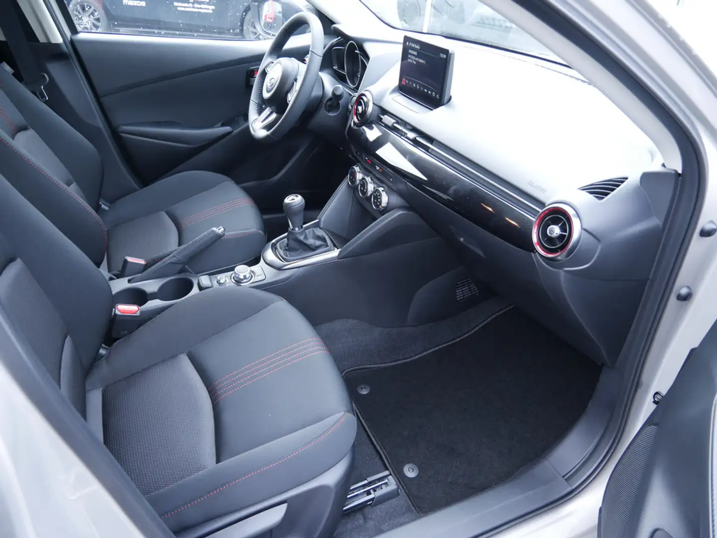 Mazda 2 e-SKYACTIV-G 90 KLIMA PDC SHZ KAMERA LED Grijs - 2