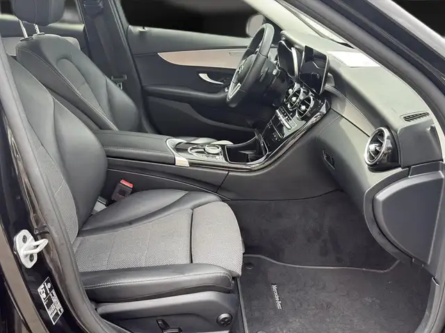 Mercedes-Benz C-Class view 14