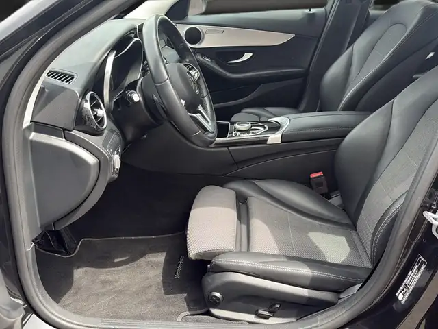 Mercedes-Benz C-Class view 13