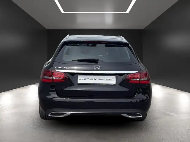 Mercedes-Benz C-Class view 9