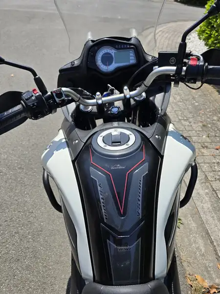 Suzuki V-STROM 650 - foto 4