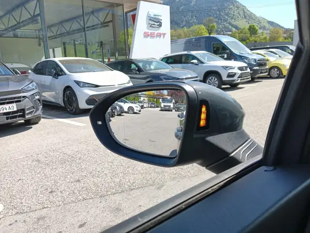Volkswagen Golf view 16