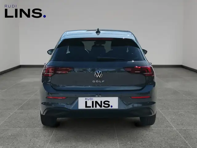 Volkswagen Golf view 4