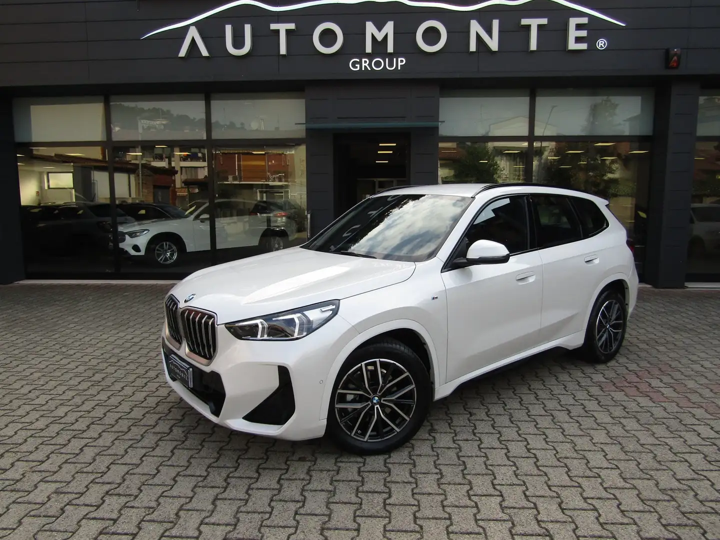 BMW X1 Sdrive18d MSPORT CAMBIO AUTO,PELLE,CERCHI 18 Blanc - 1