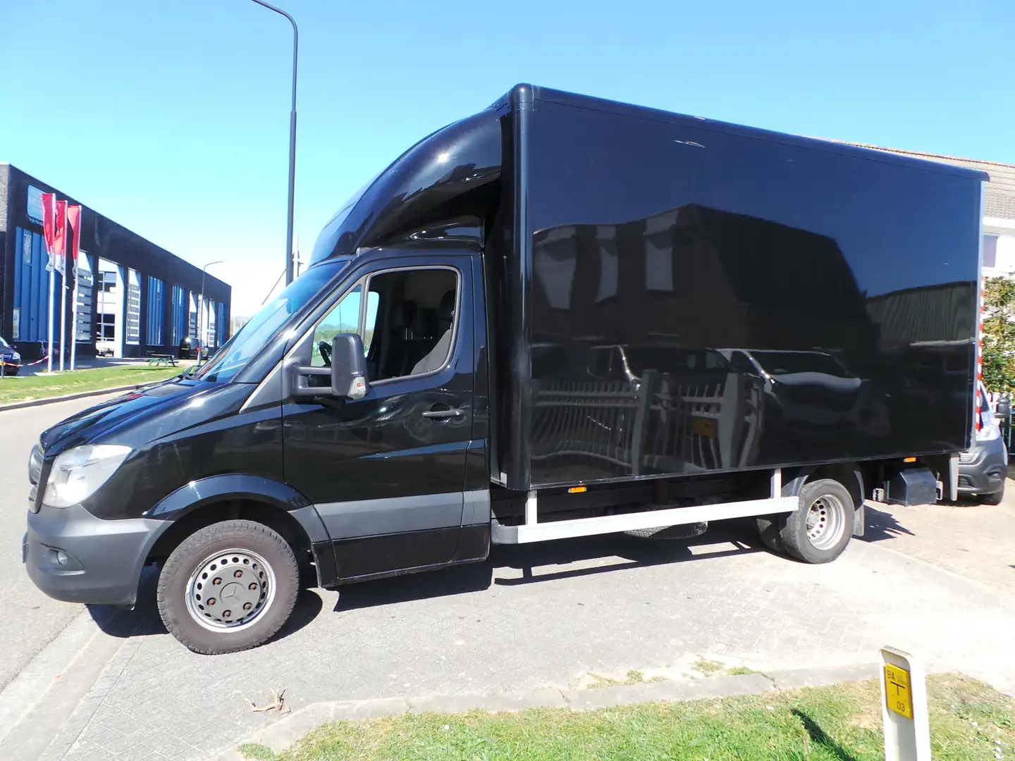 Mercedes-Benz Sprinter 516 2.2 CDI Aut. Bakwagen+Laadklep Airco,Cruise,En Zwart - 1