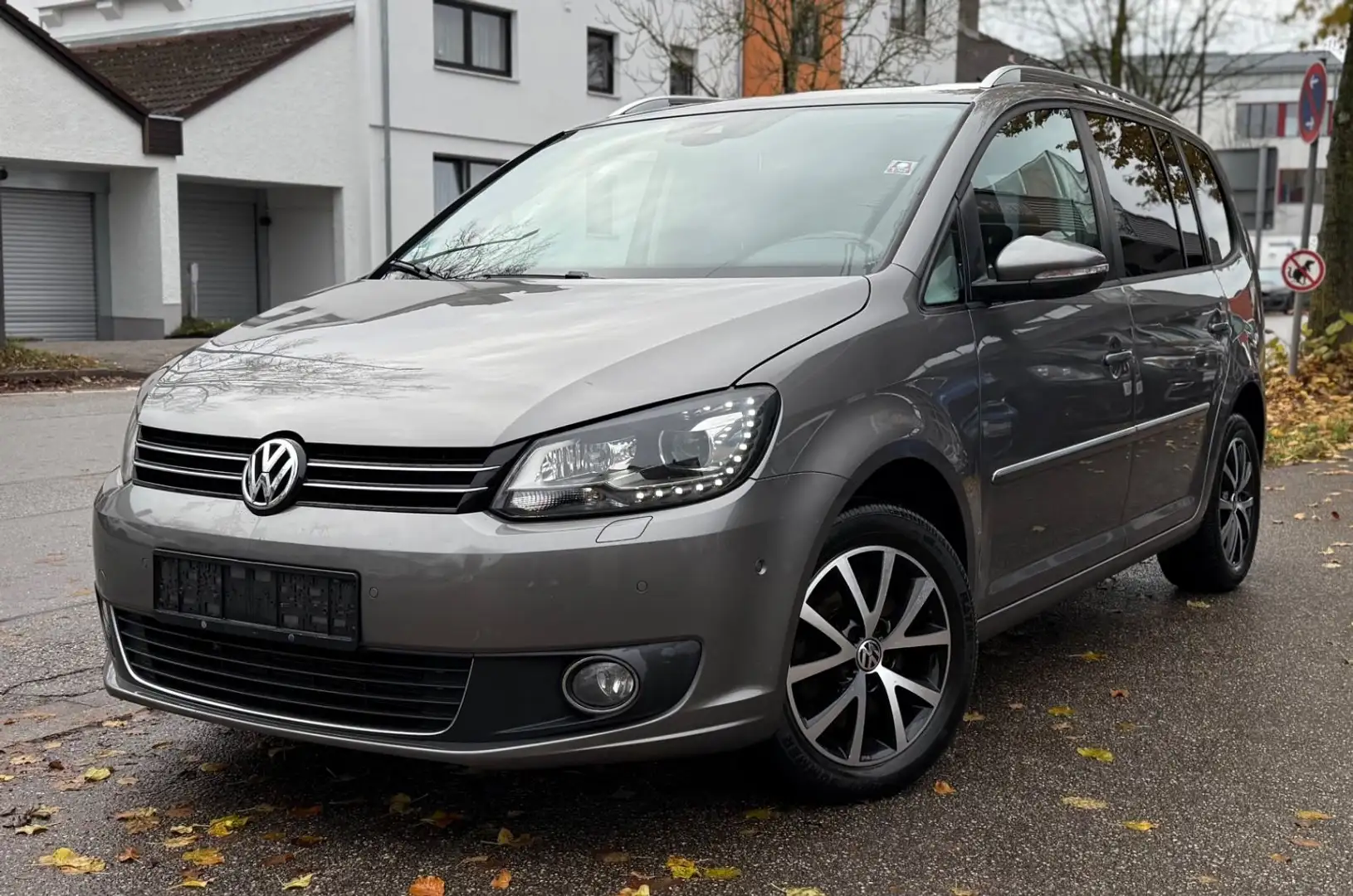 Volkswagen Touran 1.4 TSI DSG Highline/DCC/PANO/VOLLLEDER Grau - 1