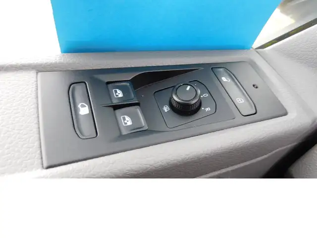 Volkswagen Transporter view 22