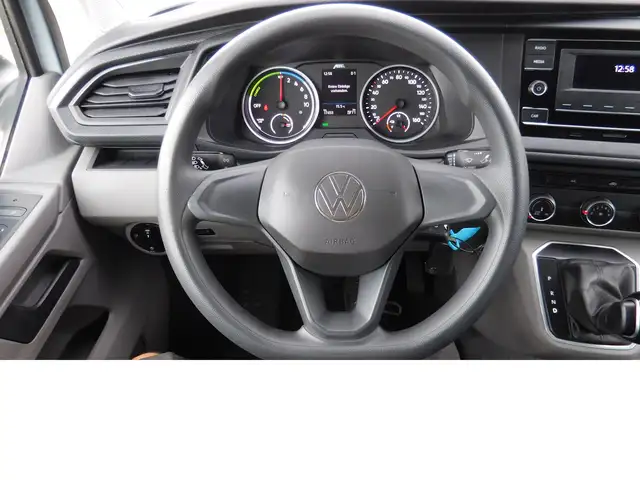 Volkswagen Transporter view 17