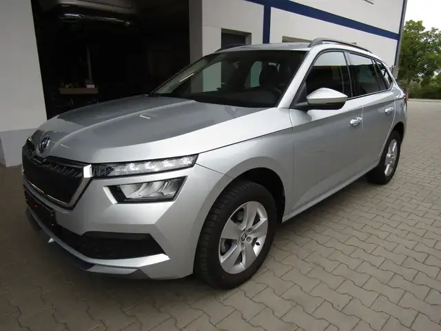Skoda Kamiq Ambition PLUS Kamera SHZ LED ALU DAB..