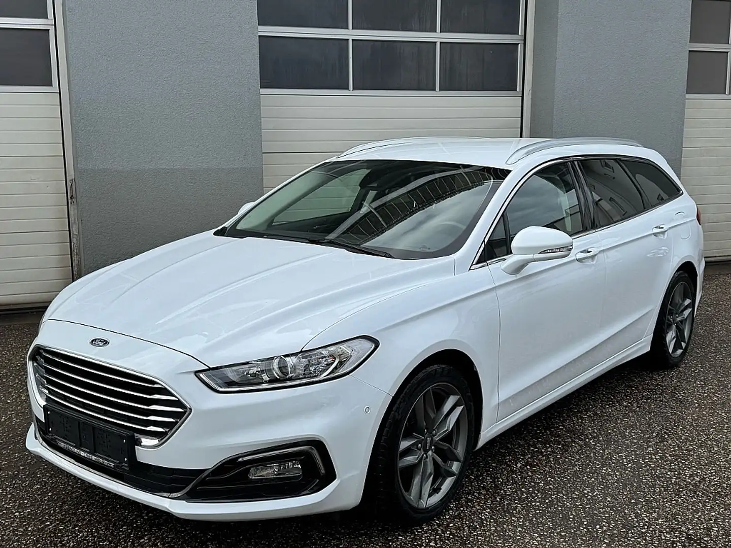 Ford Mondeo Traveller Titanium 2,0 EcoBlue Aut. Weiß - 2