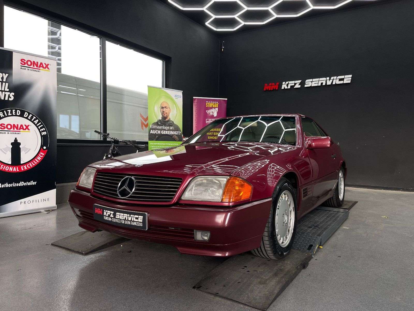 Second hand Mercedes Benz Sl-Class 300