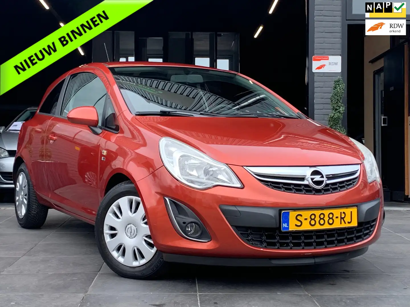 Opel Corsa 1.4-16V|Airco|Cruise Control|Stoelverwarming|APK Rood - 1
