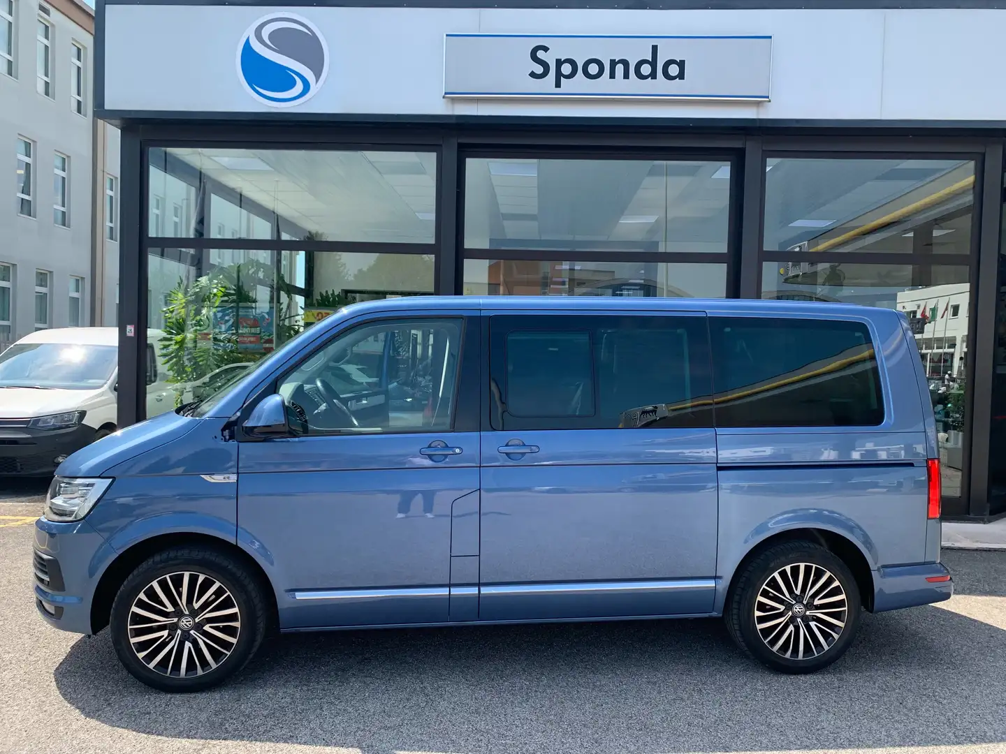 Volkswagen T6 Multivan Multivan 2.0 tdi Highline 150cv dsg - 1