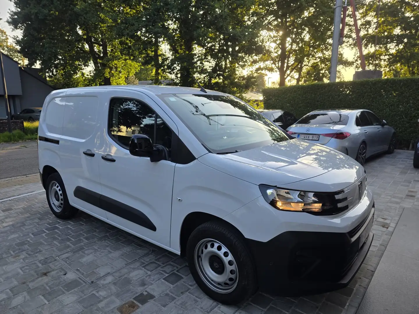 Peugeot Partner 1.5 BlueHDi L1 STD Heavy Grip S/S(EU6.2) 3 places Zwart - 1