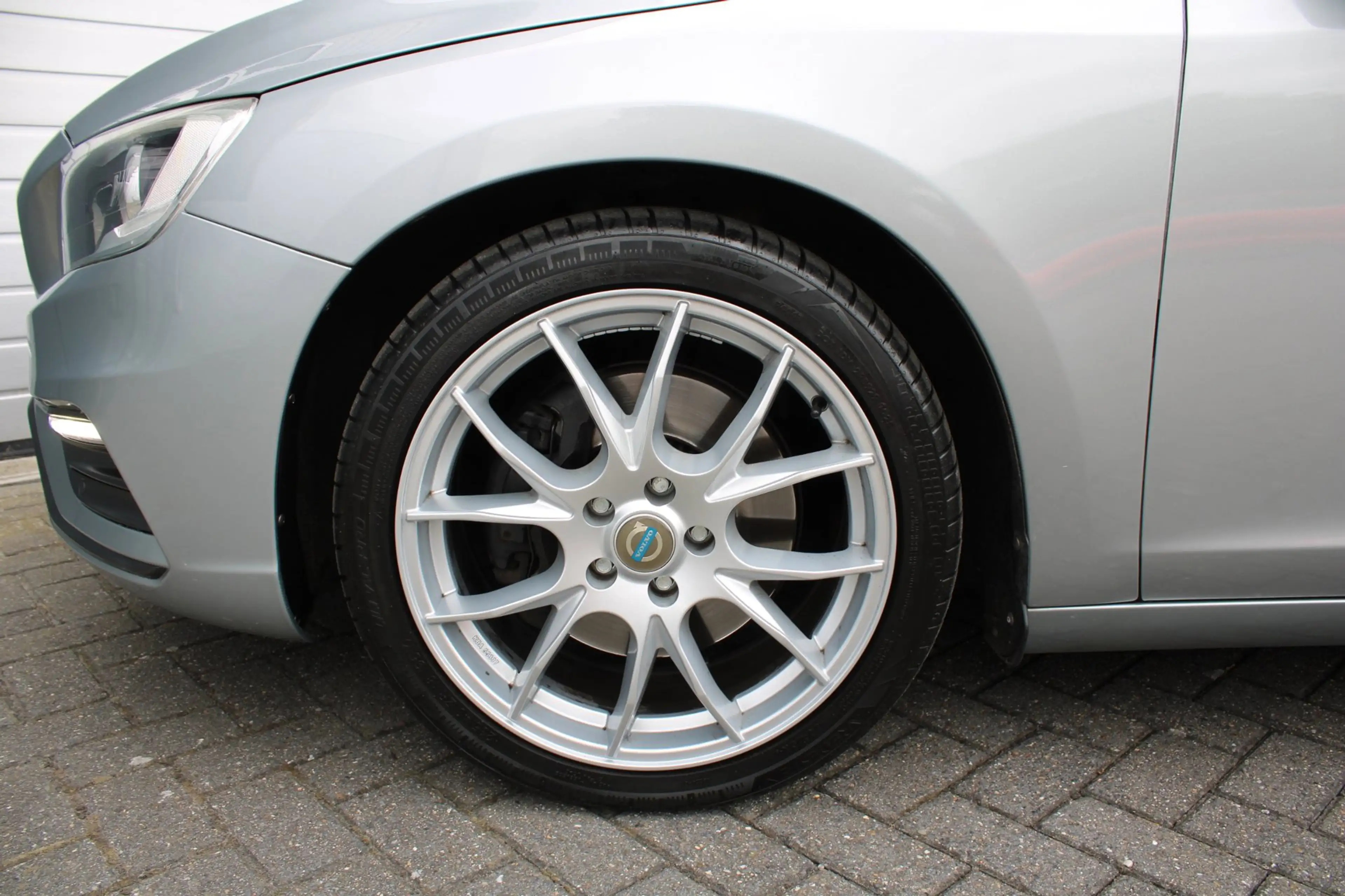 Volvo S60 2.0 T5 R-Design Automaat 245pk Clima/Cruise/Stoelv — photo 9