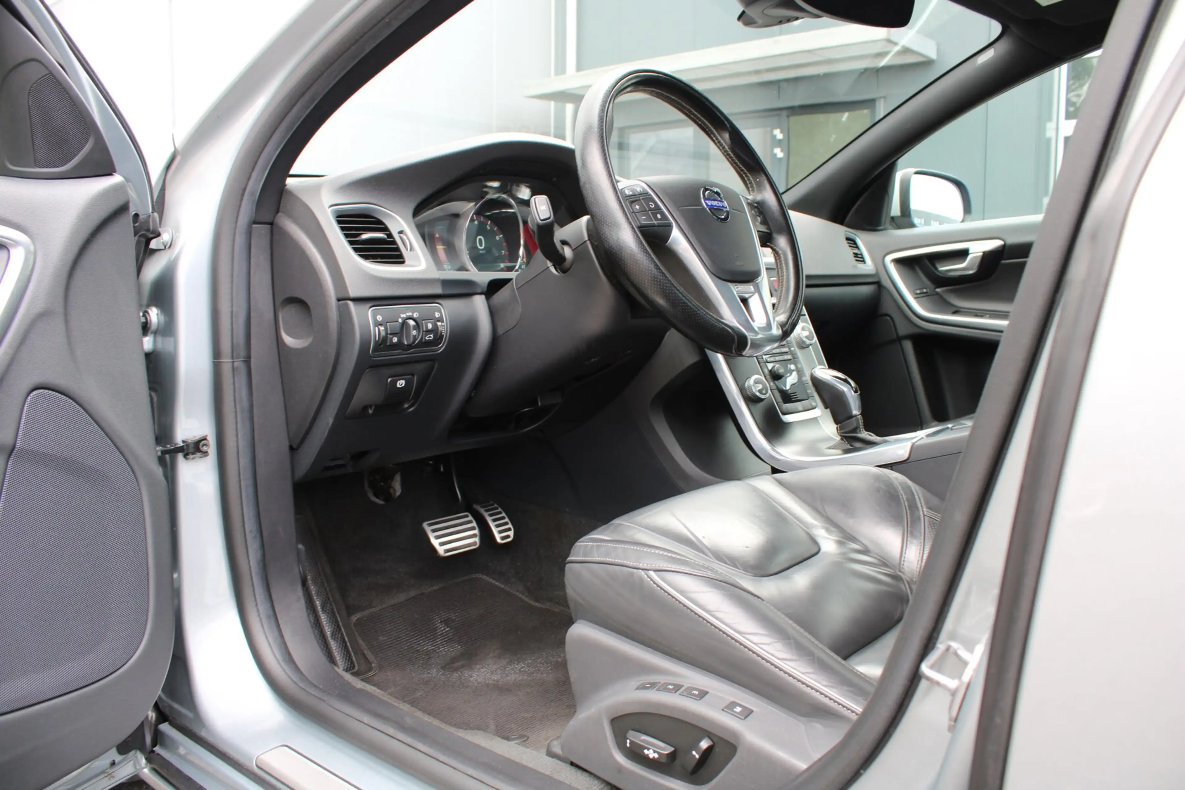 Volvo S60 2.0 T5 R-Design Automaat 245pk Clima/Cruise/Stoelv — photo 5