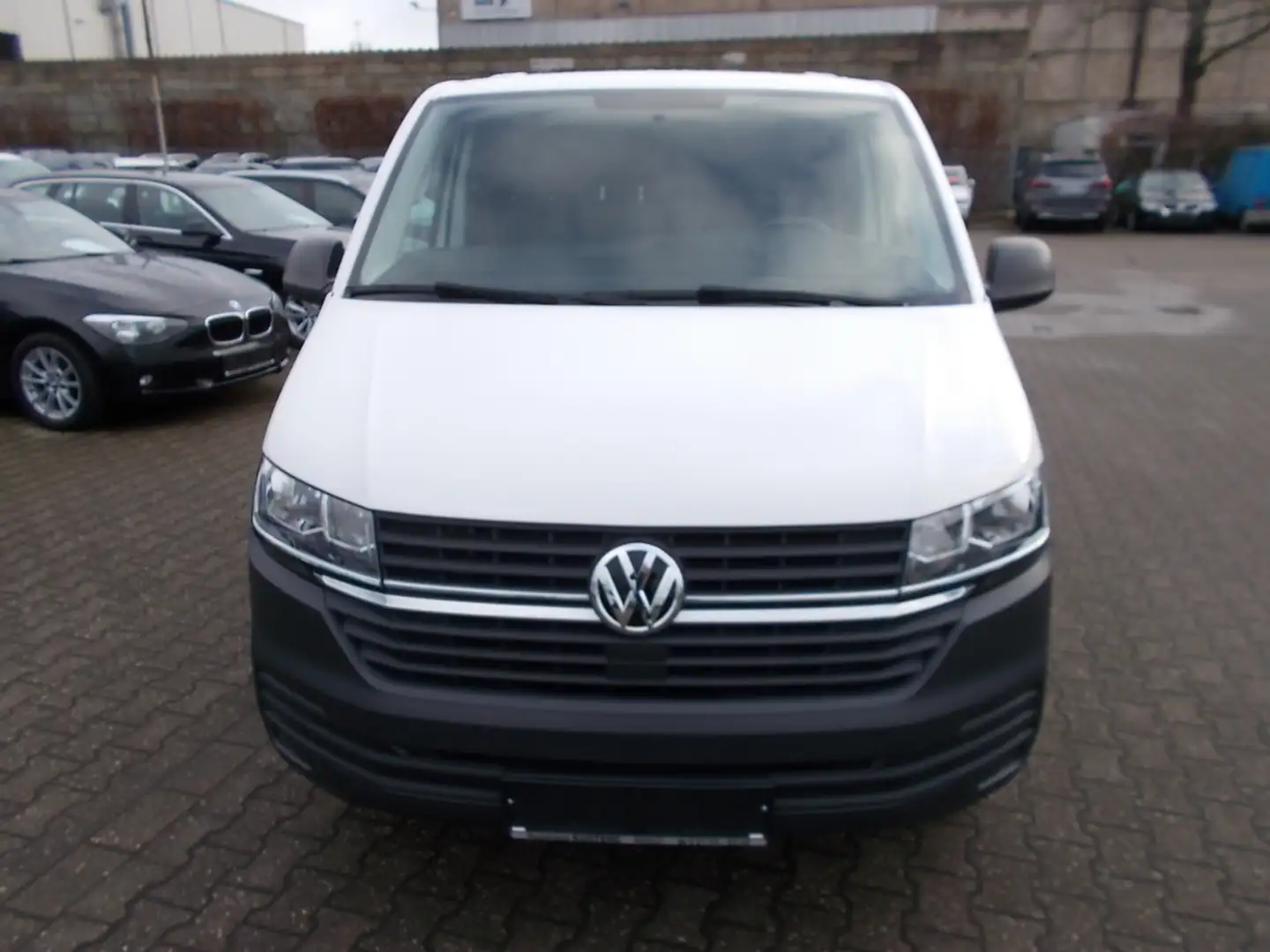 Volkswagen T6.1 Transporter Frischdienstausbau, SHZ, PDC, Klima Weiß - 2