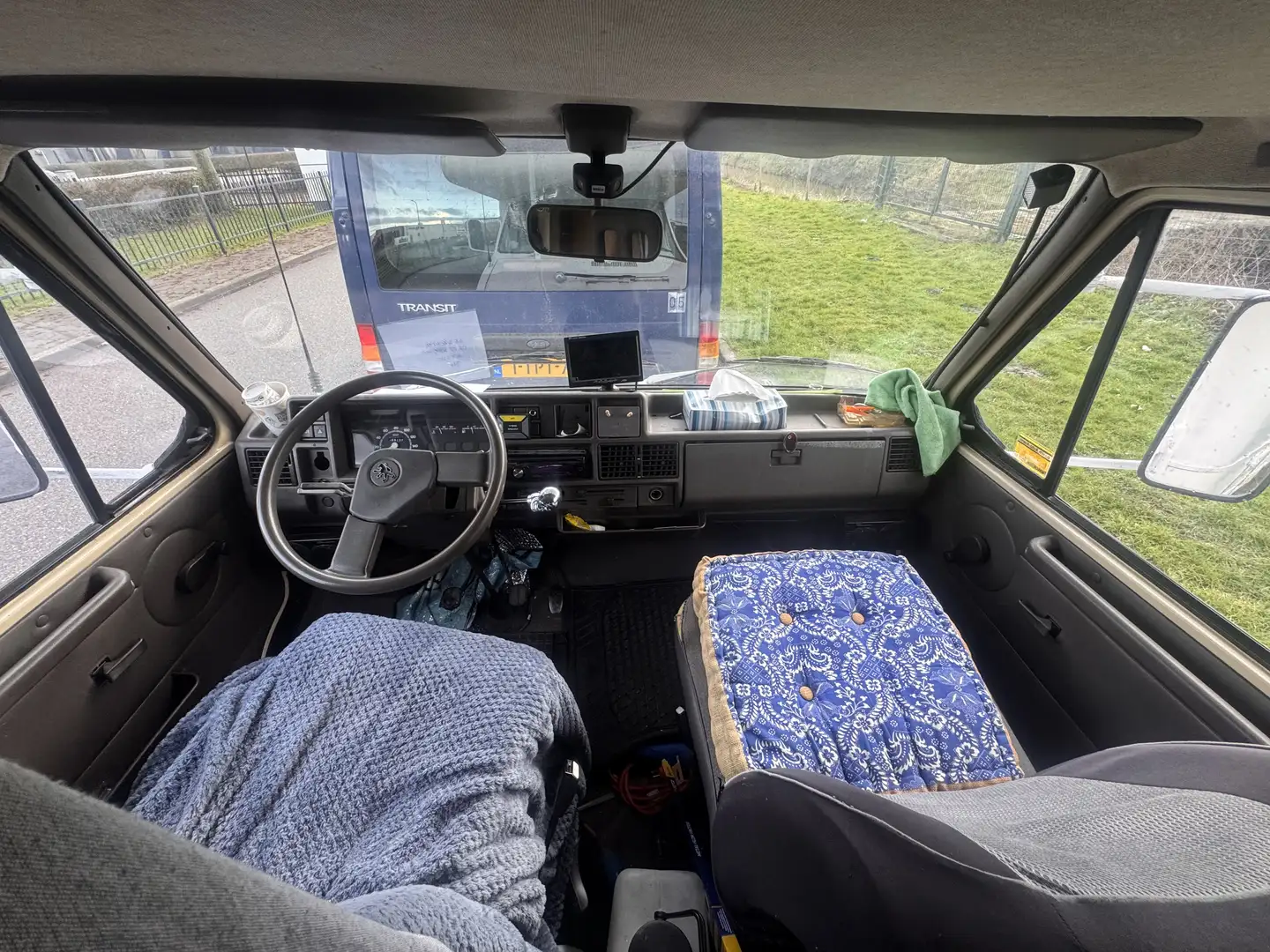 Peugeot Camper Oldtimer Clasiek 40 Jaar Beige - 2