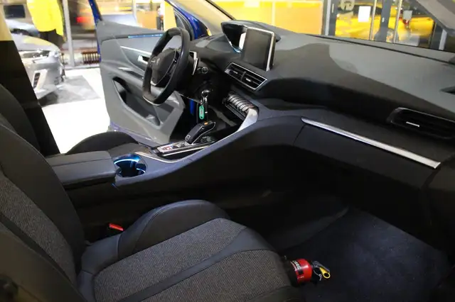 Peugeot 3008 view 7