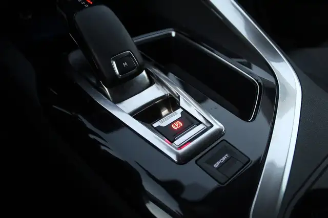Peugeot 3008 view 10