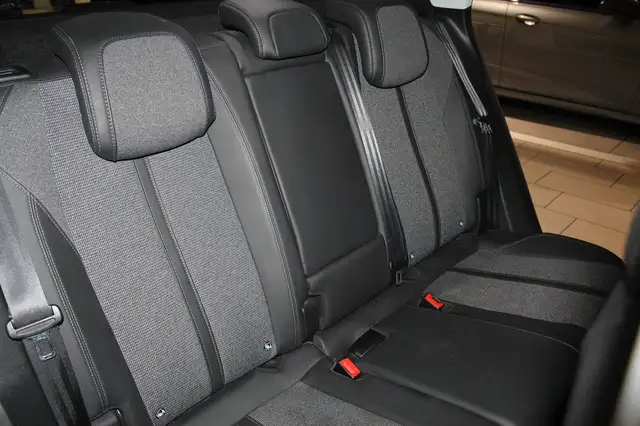 Peugeot 3008 view 8