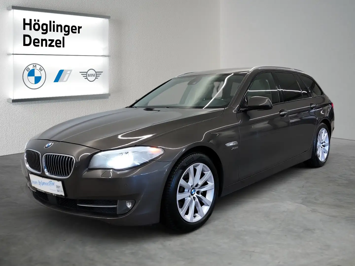 BMW 525 525d xDrive Hnědá - 2
