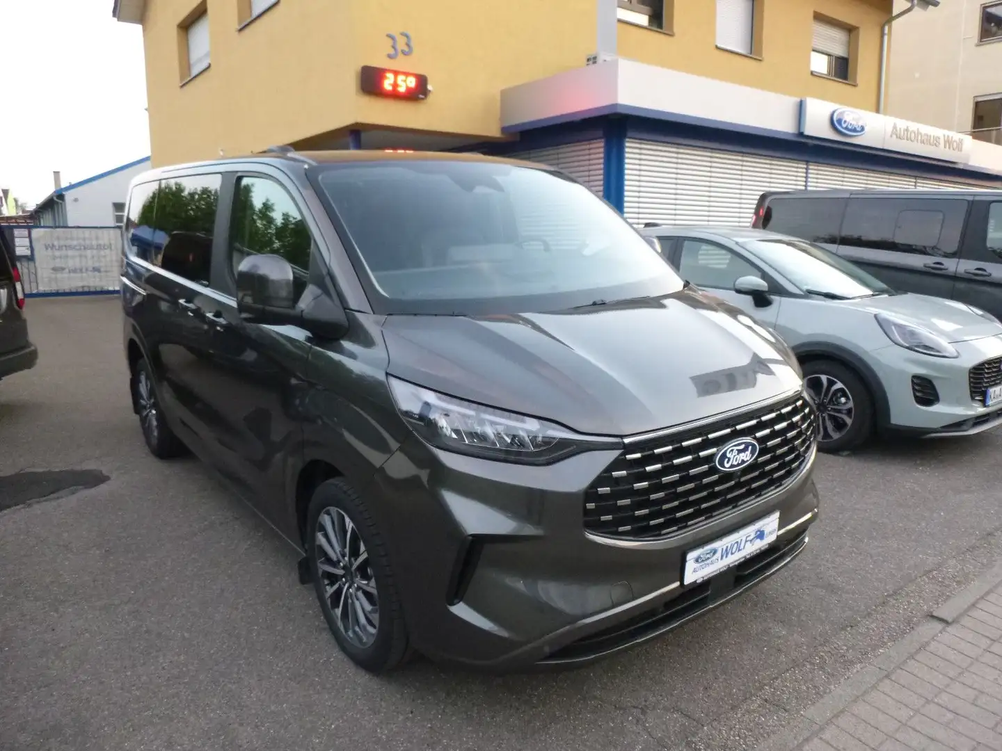 Ford Tourneo Custom L1 Titanium X AHK schwenkbar B&O Gris - 1