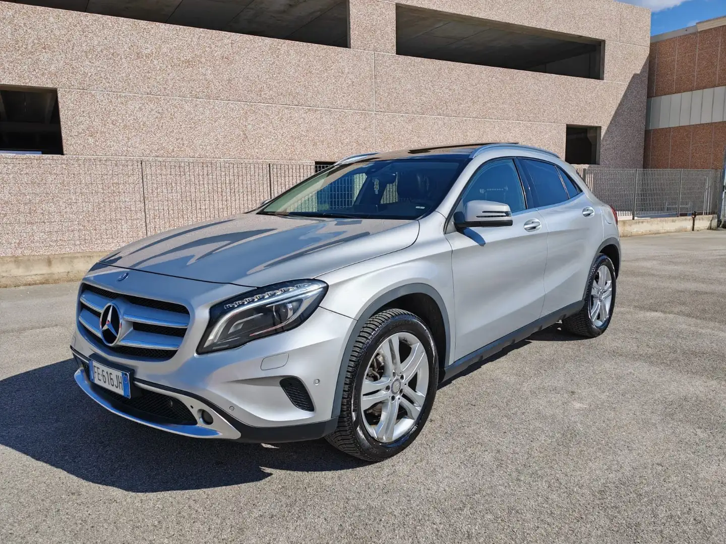 Mercedes-Benz GLA 200 GLA 200 d (cdi) Enduro 4matic auto Argent - 1