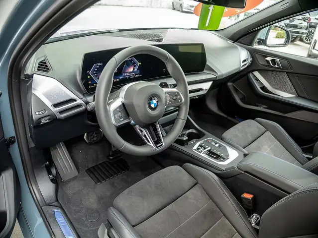 BMW 1 Series view 3