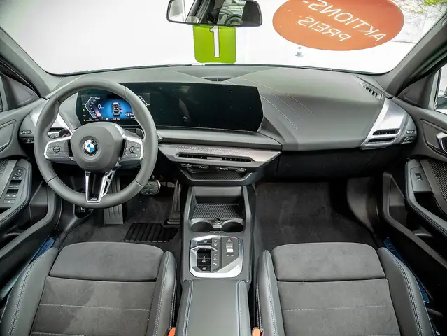 BMW 1 Series view 5