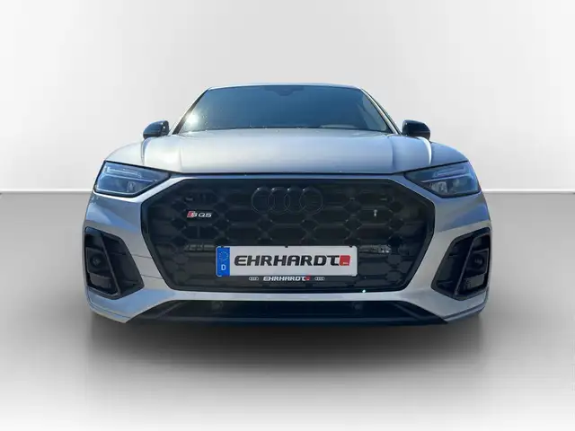 Audi SQ5 view 3