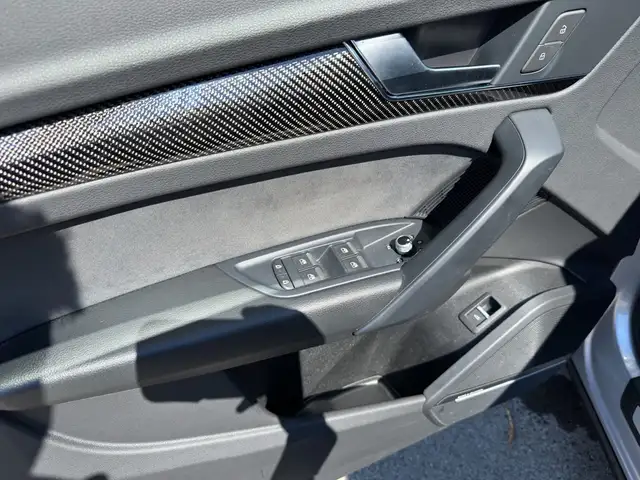 Audi SQ5 view 13