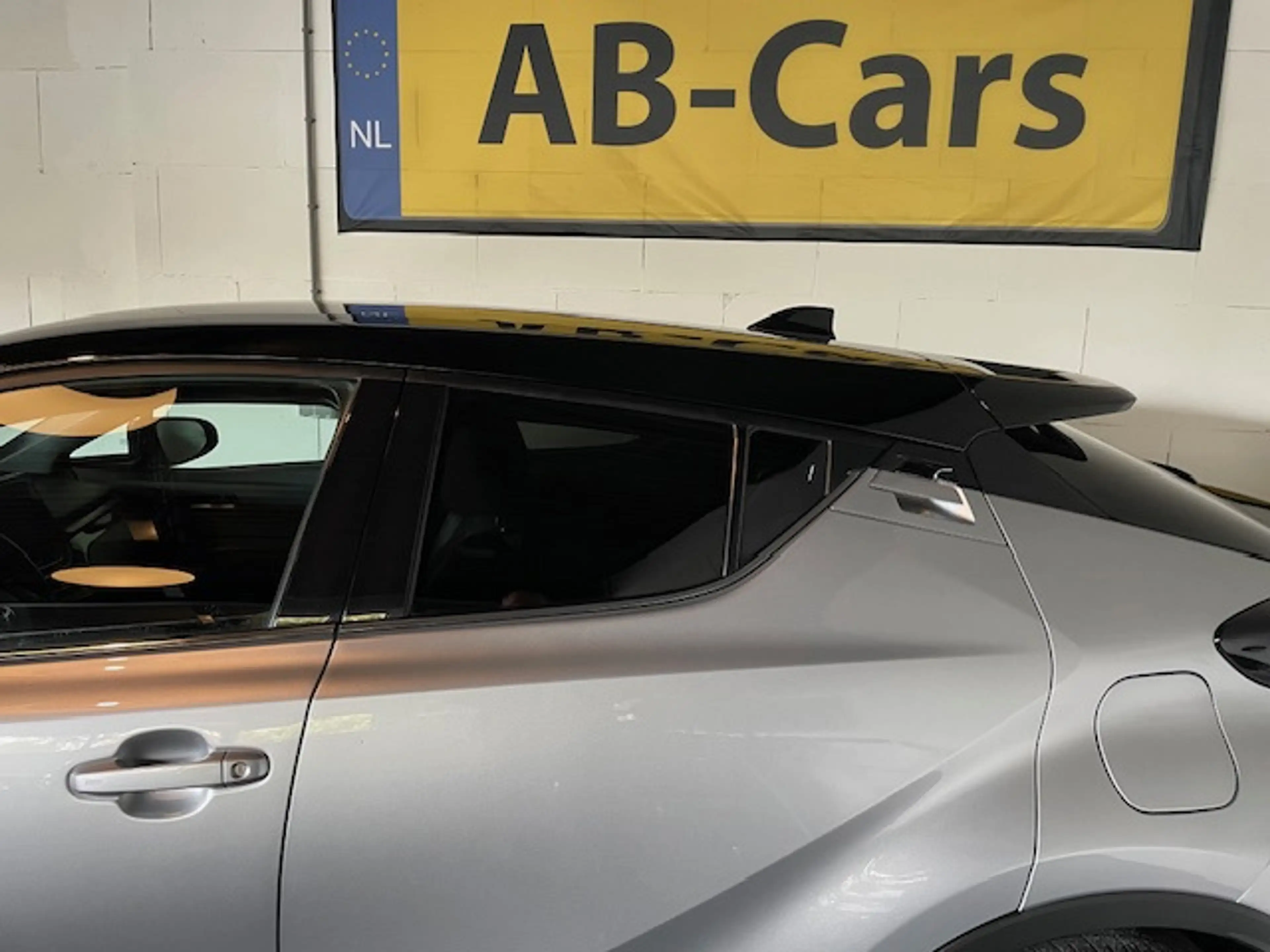 Toyota C-HR 2.0 Hybrid Dynamic met afn. trekhaak — photo 3