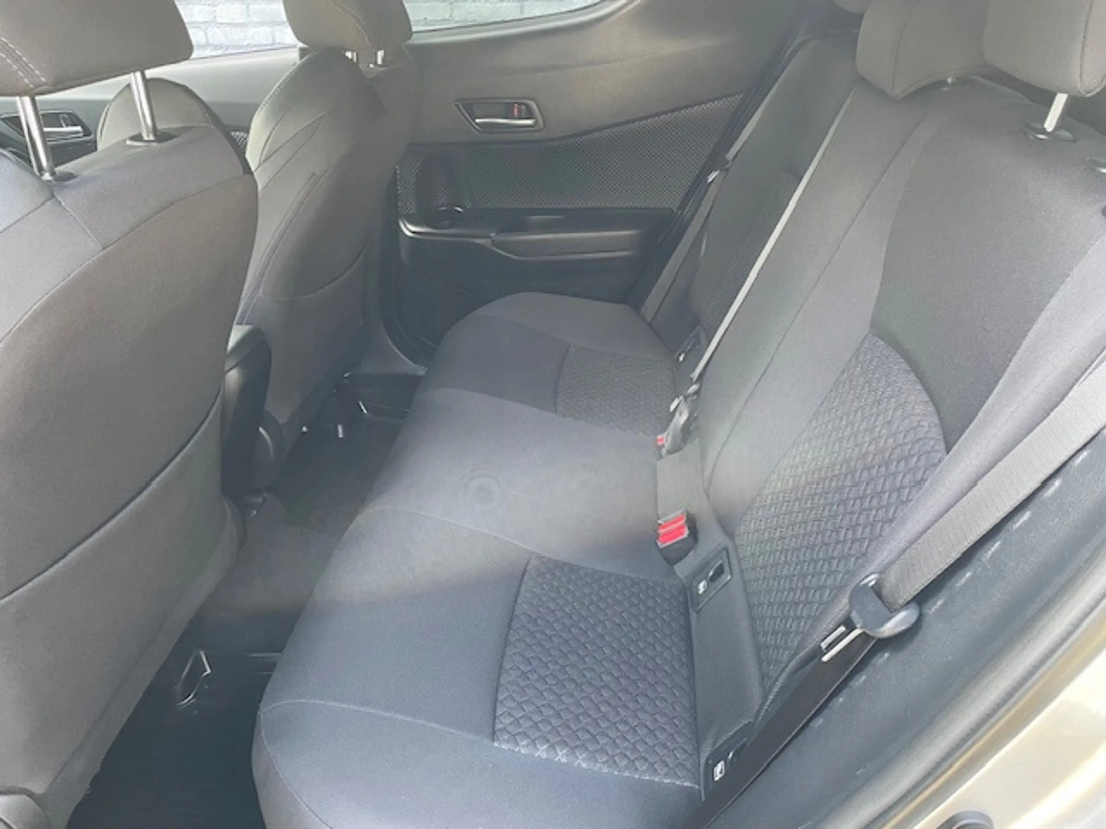 Toyota C-HR 2.0 Hybrid Dynamic met afn. trekhaak — photo 9